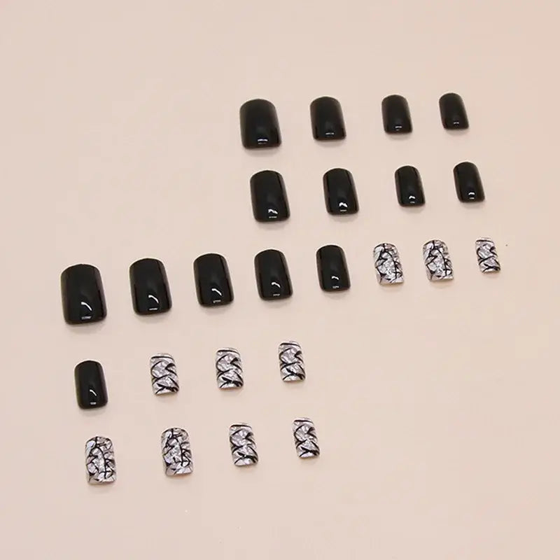 Exquisite Nail Set with Trendy Crack Pattern for Creative Expression - QHW1515